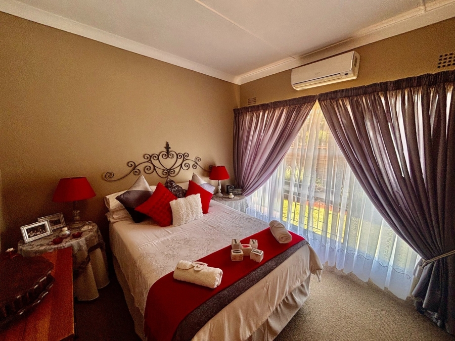 4 Bedroom Property for Sale in Wilkoppies North West